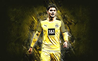 mahmud dahoud, borussia dortmund, bvb, retrato, futbolista alemán, centrocampista, fondo de piedra amarilla, fútbol, alemania, bundesliga