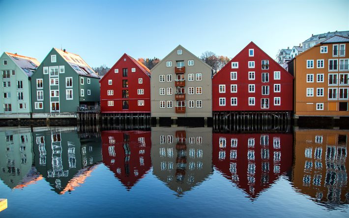 trondheim, 4k, les villes norvégiennes, la réflexion, les maisons colorées, la norvège, l'europe, le remblai, le panorama de trondheim, le paysage urbain de trondheim