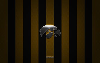 logotipo de iowa hawkeyes, equipo de fútbol americano, ncaa, fondo de carbono negro amarillo, emblema de iowa hawkeyes, fútbol, ​​iowa hawkeyes, ee uu, logotipo de metal plateado de iowa hawkeyes
