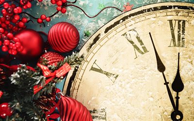 4k, rouge décorations de noël, horloge, saint-sylvestre, minuit, rouge boules de noël, paillettes, étoiles, décorations de noël, bonne année, cônes, fond rouge de noël