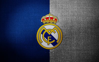 insigne du real madrid, 4k, fond de tissu blanc bleu, laliga, le logo du real madrid, l emblème du real madrid, le logo sportif, le drapeau du real madrid, le club de football espagnol, le real madrid cf, le soccer, le football, le real madrid fc