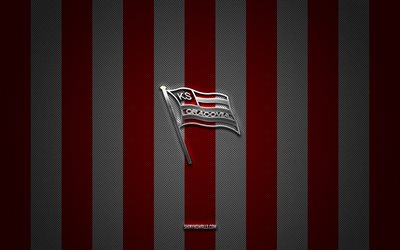 logo di cracovia, squadra di calcio polacca, ekstraklasa, sfondo rosso bianco carbone, emblema di cracovia, calcio, cracovia, polonia, logo in metallo argentato di cracovia