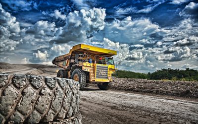 Komatsu HD785, quarry dump truck, front view, stone quarry, stone transportation, stone mining, HD785, modern dump trucks, Komatsu