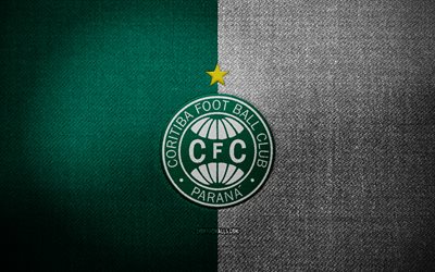 coritiba fc-abzeichen, 4k, grün-weißer stoffhintergrund, brasilianische serie a, coritiba fc-logo, coritiba fc-emblem, sportlogo, brasilianischer fußballverein, coritiba, fußball, coritiba fc