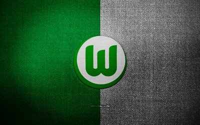 vfl wolfsburg rozeti, 4k, yeşil beyaz kumaş arka plan, bundesliga, vfl wolfsburg logosu, vfl wolfsburg amblemi, spor logosu, alman futbol kulübü, vfl wolfsburg, futbol, ​​futbol, ​​wolfsburg fc