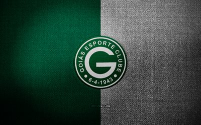 goias ec-abzeichen, 4k, grün-weißer stoffhintergrund, brasilianische serie a, goias ec-logo, goias ec-emblem, sportlogo, brasilianischer fußballverein, goias ec, fußball, goias fc