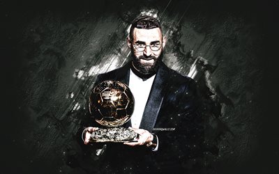 karim benzema, ganador del balón de oro 2022, futbolista francés karim benzema con balón de oro, real madrid, fútbol, ​​balón de oro 2022, fondo de piedra blanca
