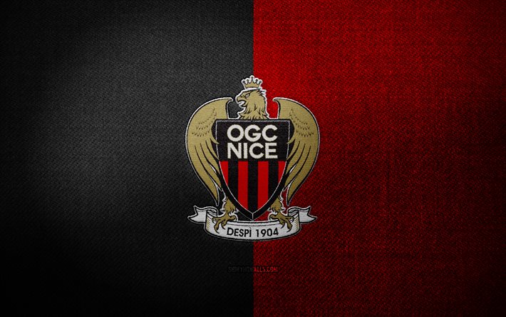 ogc nice badge, 4k, fond de tissu rouge noir, ligue 1, ogc nice logo, ogc nice emblem, sports logo, french football club, ogc nice, soccer, football, nice fc