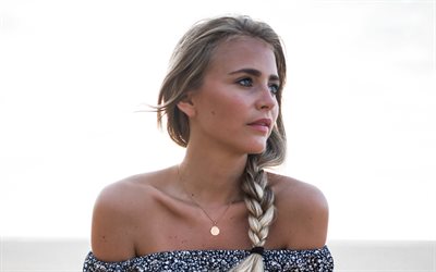 janni olsson deler, modèles suédois, demi-face, belles femmes, beauté, blogueuse suédoise, janni olsson deler photoshoot