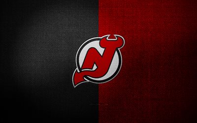 badge new jersey devils, 4k, sfondo di tessuto nero rosso, nhl, logo new jersey devils, new jersey devils emblem, hockey, logo sportivo, flag di new jersey devils, american hockey team, new jersey devils