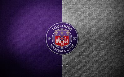 badge tolosa fc, 4k, sfondo in tessuto bianco viola, ligue 1, logo tolosa fc, emblema di tolosa fc, logo sportivo, club di calcio francese, fc toulouse, calcio, toulouse fc