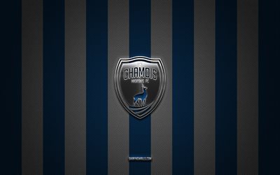 chamois niortais fc logo, fransız futbol kulübü, ligue 2, mavi beyaz karbon arka plan, chamois niortais fc amblemi, futbol, ​​chamois niortais fc, fransa, chamois niortais fc gümüş metal logosu