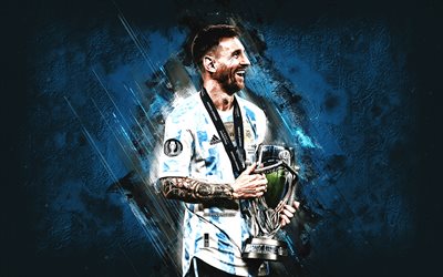 lionel messi, squadra nazionale di calcio argentina, stella del calcio mondiale, giocatore di football argentino, argentina, messi con coppa, calcio, sfondo di pietra blu