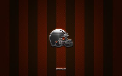 logo des cleveland browns, équipe de football américain, nfl, fond brun carbone orange, emblème des cleveland browns, football américain, logo en métal argenté des cleveland browns, cleveland browns