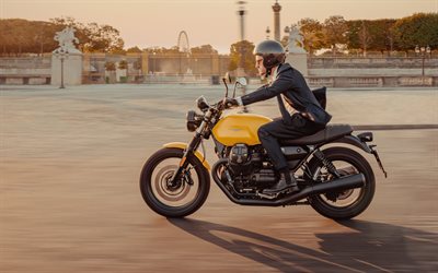 Moto Guzzi V9 Roamer, 4k, road, 2022 bikes, side view, italian motorcycles, superbikes, Yellow Moto Guzzi V9 Roamer, 2022 Moto Guzzi V9 Roamer, Moto Guzzi